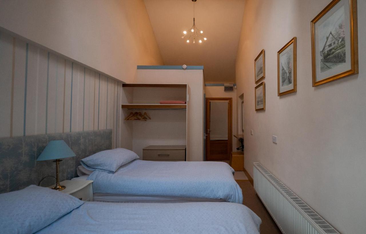Surlingham Lodge Studio Large Family Cottage Norwich Exterior photo