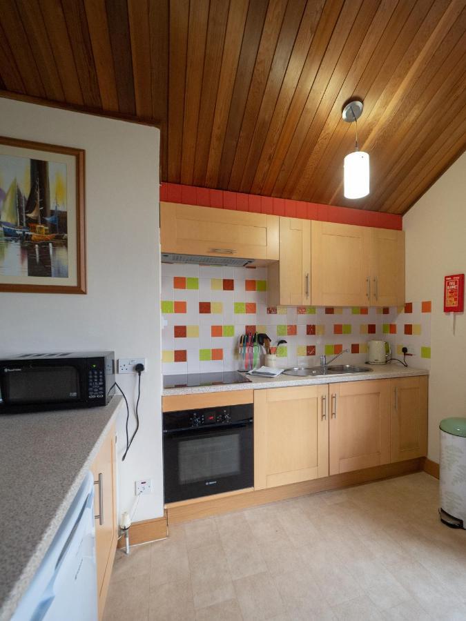Surlingham Lodge Studio Large Family Cottage Norwich Exterior photo